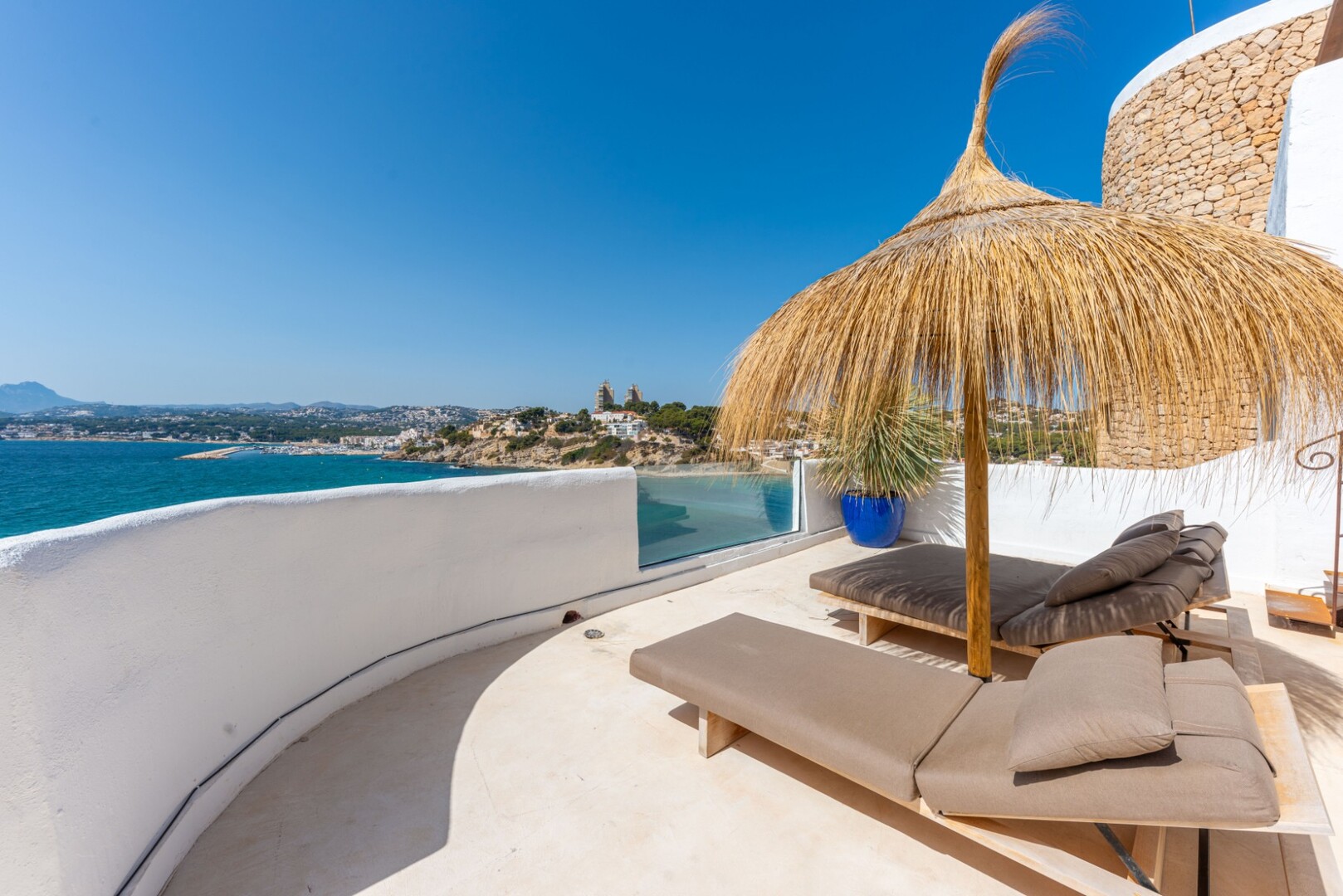 Luxe villa in Ibiza-stijl - El Portet